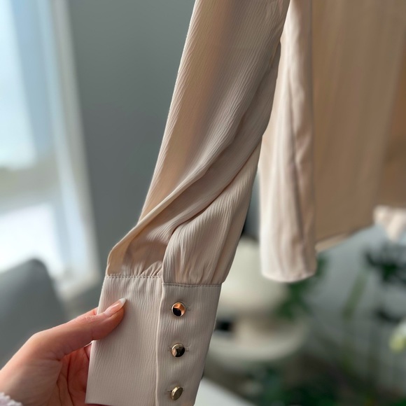 Top - Picture 3 of 6